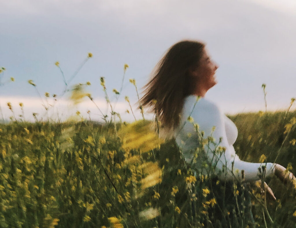 Correre tra i fiori, vento tra i capelli