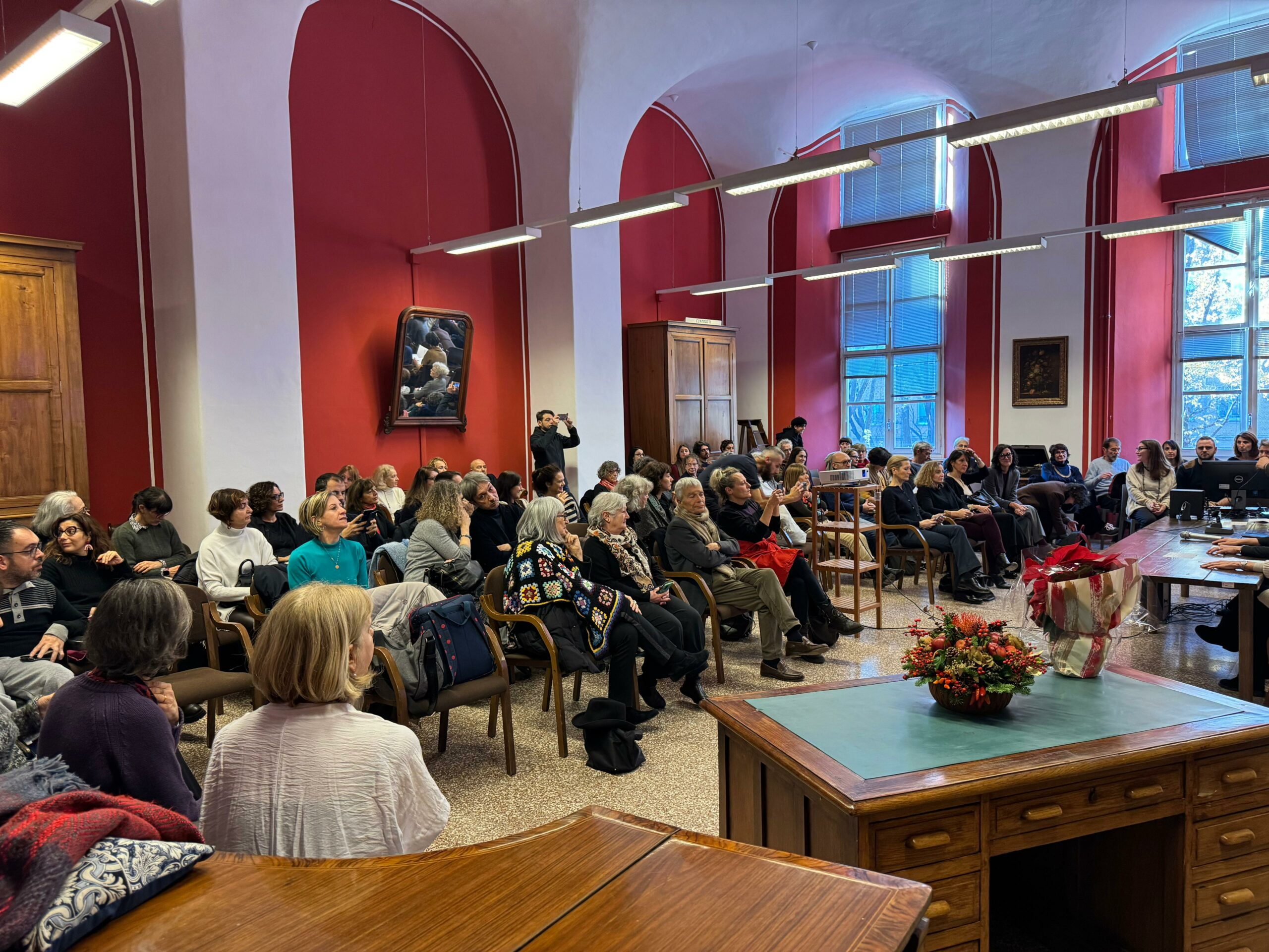 pubblico numeroso alla presentazione della casa rifugio mariposas rivolta a donne con fragilità vittime di violenza