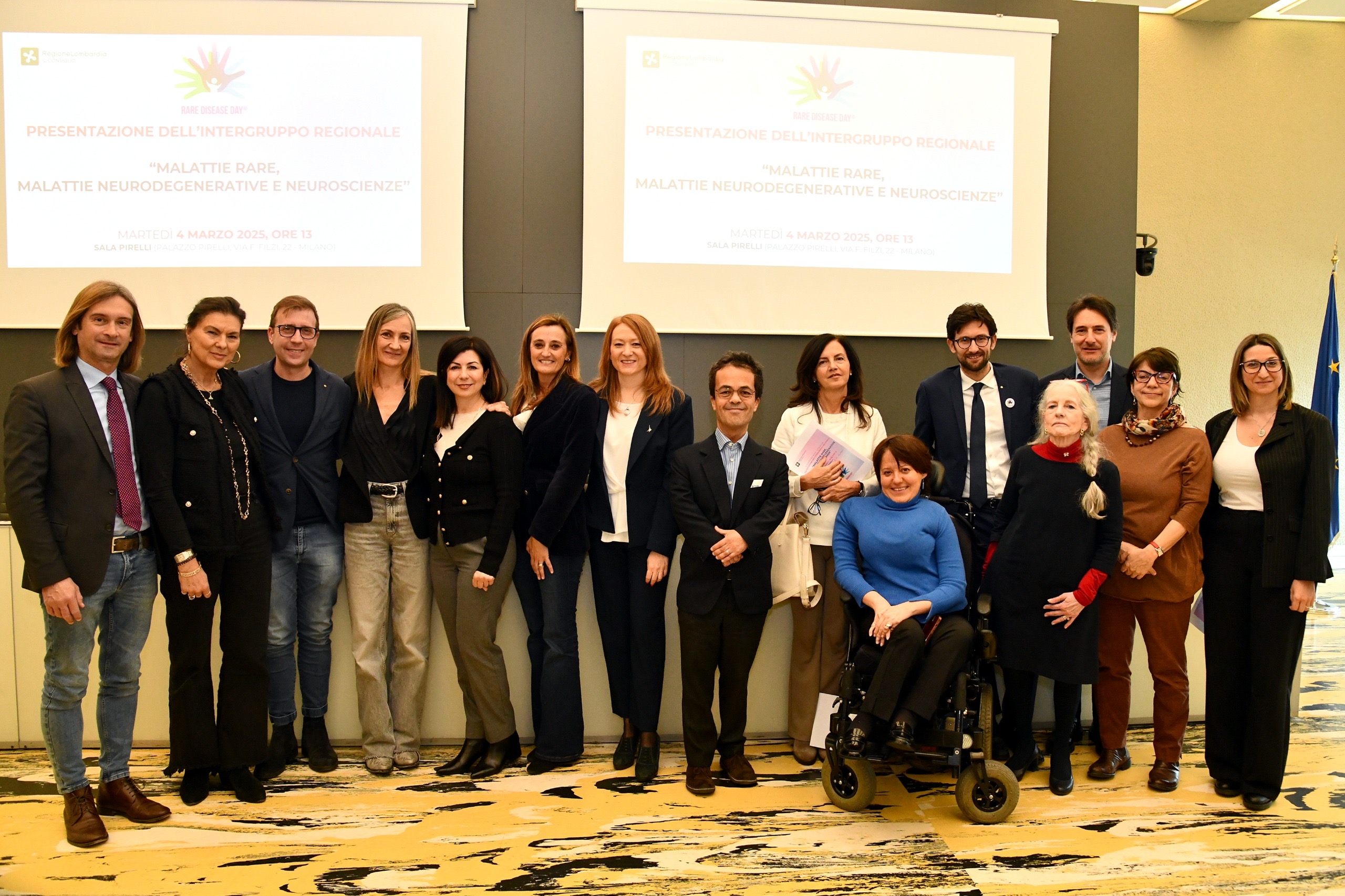 Malattie rare e neurodegenerative, in Lombardia nasce un Intergruppo: foto di gruppo in conferenza stampa